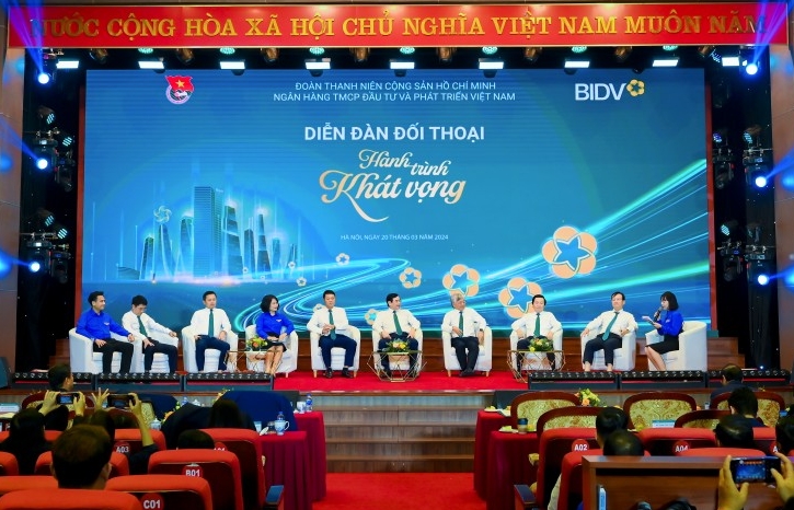 Ban lãnh đạo BIDV đối thoại với thanh niên về "Hành trình khát vọng"