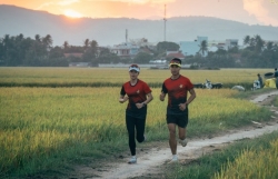 Tiền Phong Marathon 2024: Gần 12.000 vận động viên sải bước theo "Dấu chân mặt trời"