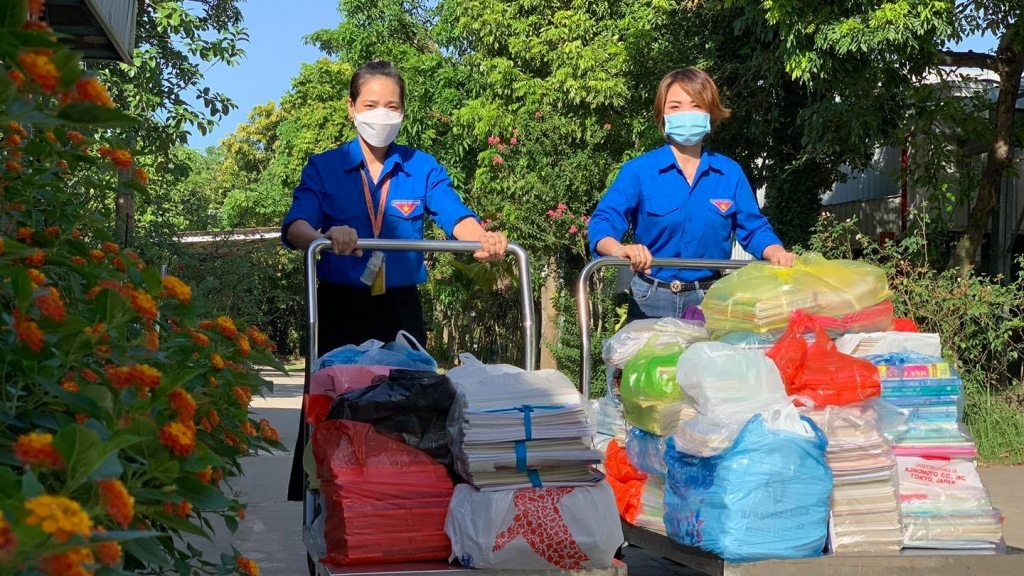 "Tủ sách yêu thương" nuôi lớn những ước mơ