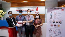 Công đoàn CQĐH PV GAS tặng quà động viên "chiến sĩ" vùng Zone 0