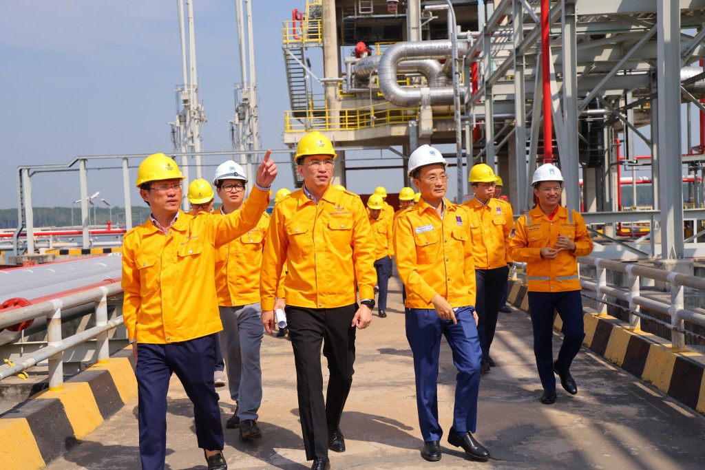 Đồng chí Bí thư Đảng ủy và Ban lãnh đạo PV GAS thường xuyên theo sát và chỉ đạo mọi mặt hoạt động của Tổng công ty