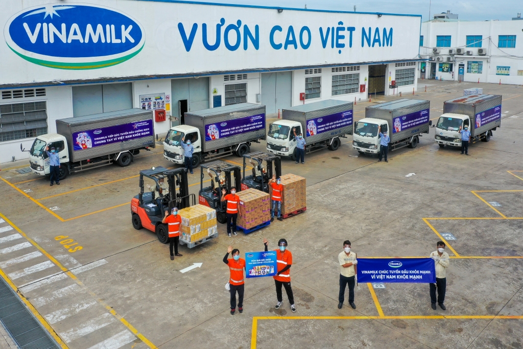 Hoạt động cung ứng hàng hóa được Vinamilk duy trì trong điều kiện giãn cách, đảm bảo sản phẩm dinh dưỡng đến với người dân