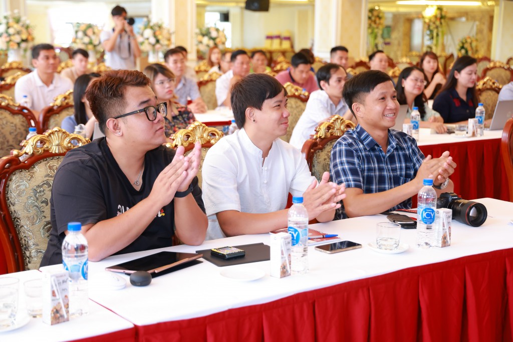 Dự án phát triển báo chí Việt Nam tổ chức