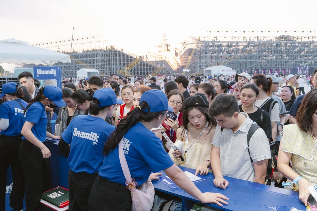 Nhìn lại những khoảnh khắc “cực cháy” của Vinamilk tại V-Concert và V-Fest cuối tuần qua