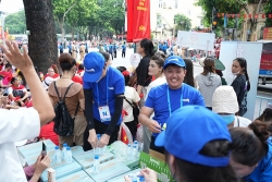 Vinamilk góp nụ cười, thêm dinh dưỡng phục vụ bà con và lực lượng A80