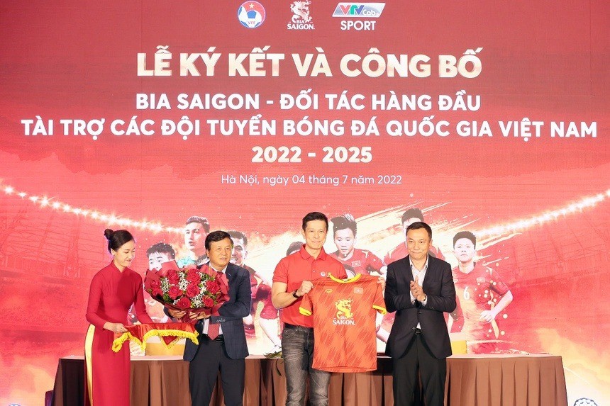 Bia Saigon trở thành đối tác hàng đầu tài trợ các đội tuyển bóng đá quốc gia Việt Nam.