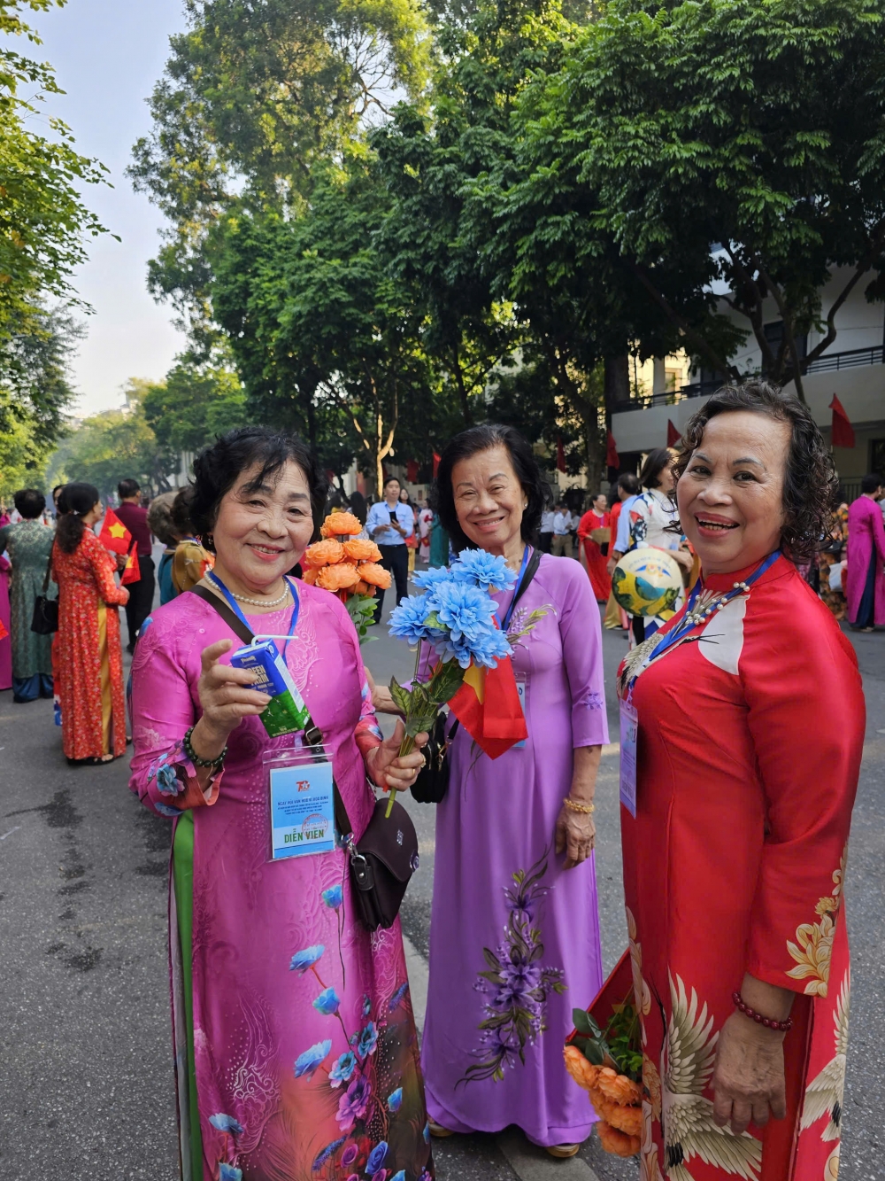 Những hộp sữa, ly nước mát lành trong Ngày hội văn hóa vì hòa bình