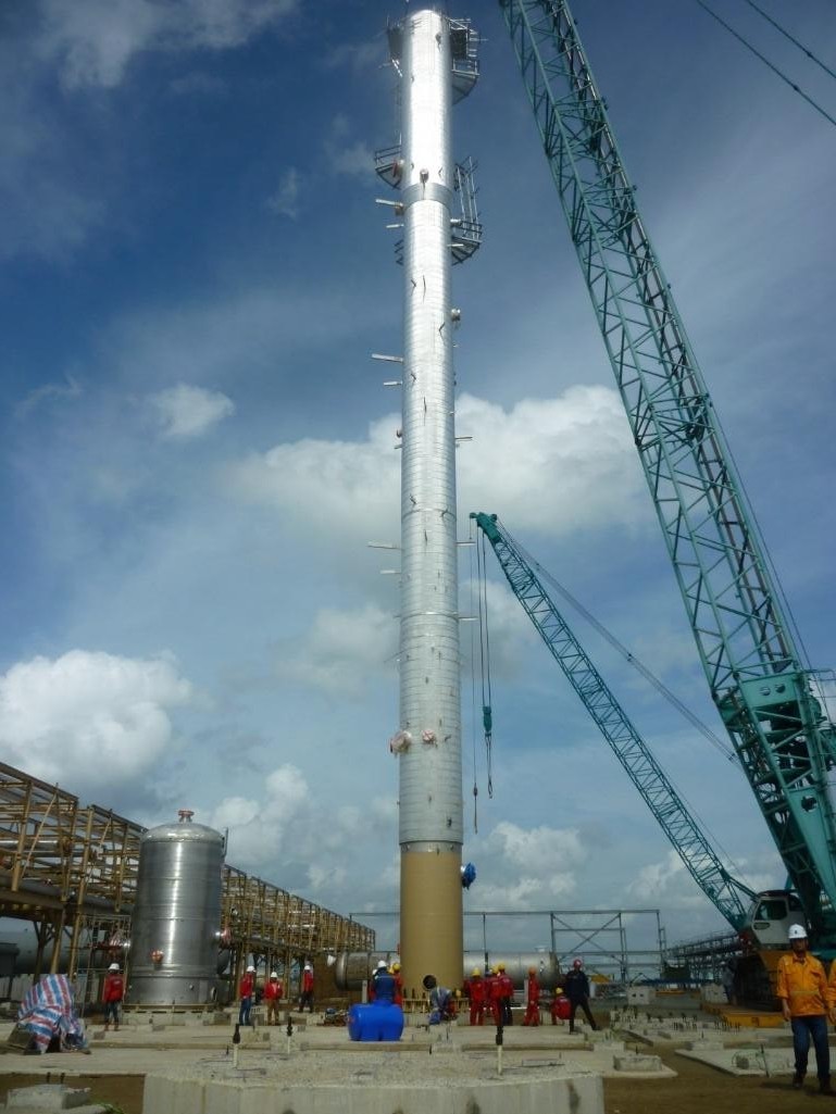 Lắp đặt thành công tháp tách lỏng (De-Ethanizer T-1501) tại GPP Cà Mau Lắp đặt thành công tháp tách lỏng (De-Ethanizer T-1501) tại GPP Cà Mau