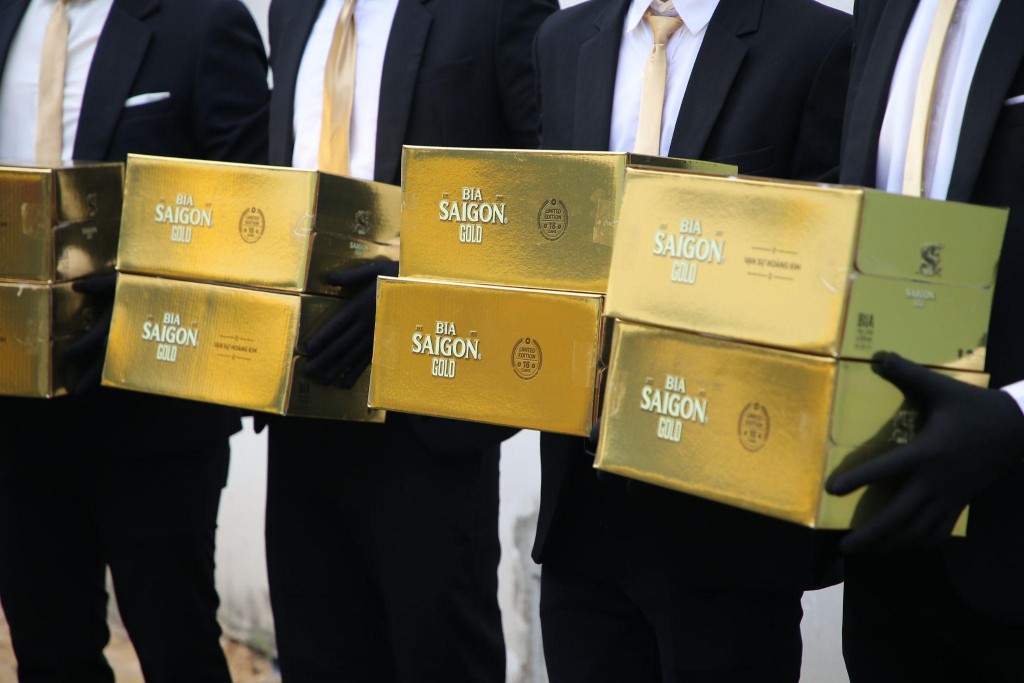 Sắc vàng sang trọng của Bia Saigon Gold cũng là tín hiệu một mùa xuân đang đến