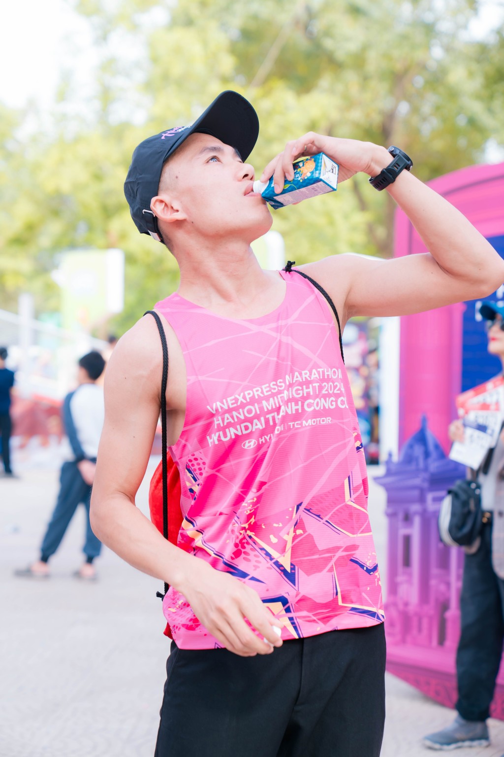 Vinamilk tài trợ “132 kg đạm*” cho 11.000 runner VnExpress Marathon Hà Nội