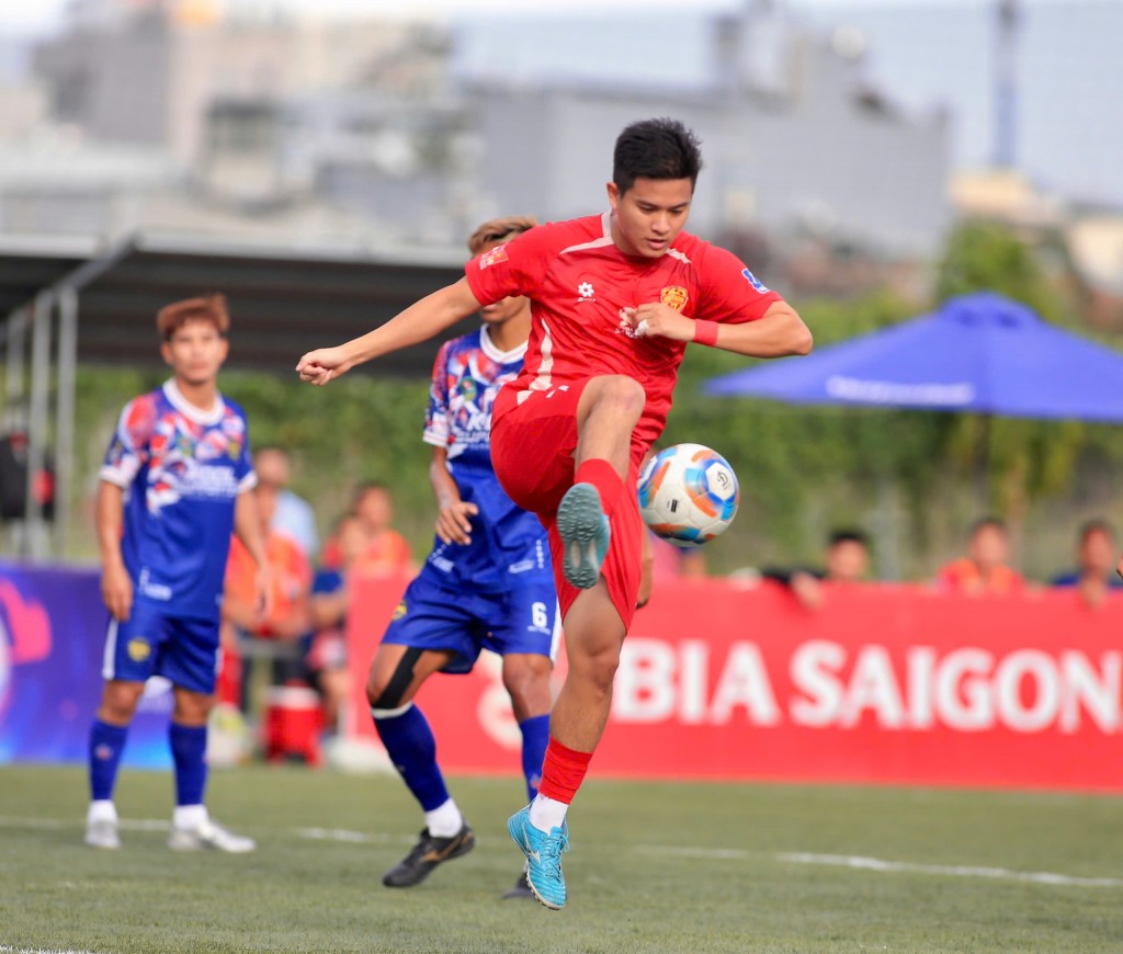 Đội tuyển Thái Lan lội ngược dòng thắng Giải quốc tế 7 người Bia Saigon Dragon Cup 2025