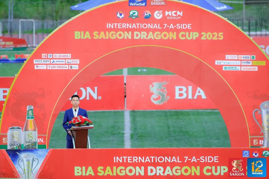 Ông Phạm Ngọc Tuấn - Tổng giám đốc Công ty Cổ phần Bóng đá Việt (VietFootball) phát biểu