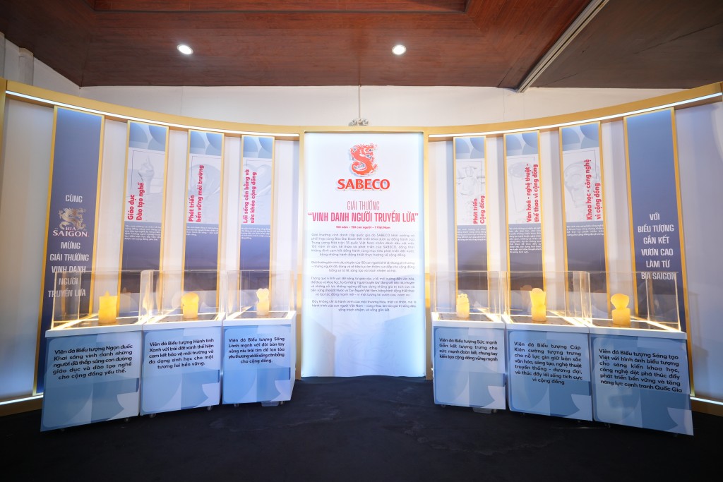 Khu vực giới thiệu Giải thưởng “Vinh Danh Người Truyền Lửa” Khu vực giới thiệu Giải thưởng “Vinh Danh Người Truyền Lửa”