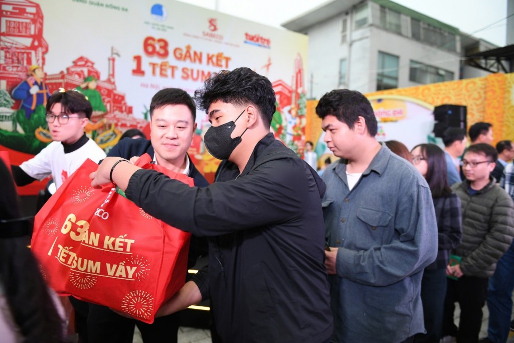 Chương trình “63 gắn kết – 1 Tết sum vầy” do SABECO khởi xướng diễn ra tại Hà Nội vào tháng 1/2025