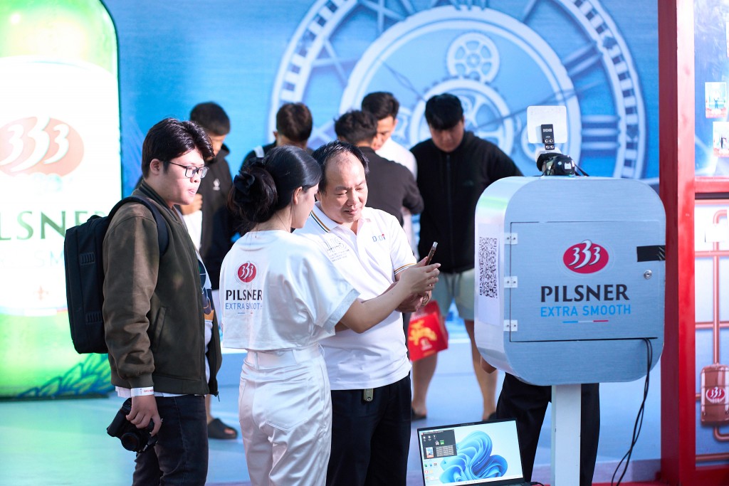 Người dân Đắk Lắk tham gia trải nghiệm các khu vực trưng bày tại _Đêm Di Sản_(1)