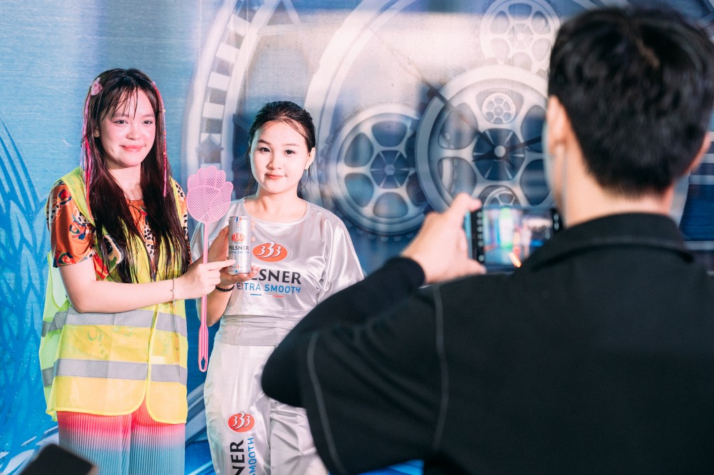 Người tham dự tương tác tại các khu vực của sự kiện “Đêm Di sản” Người tham dự tương tác tại các khu vực của sự kiện “Đêm Di sản”