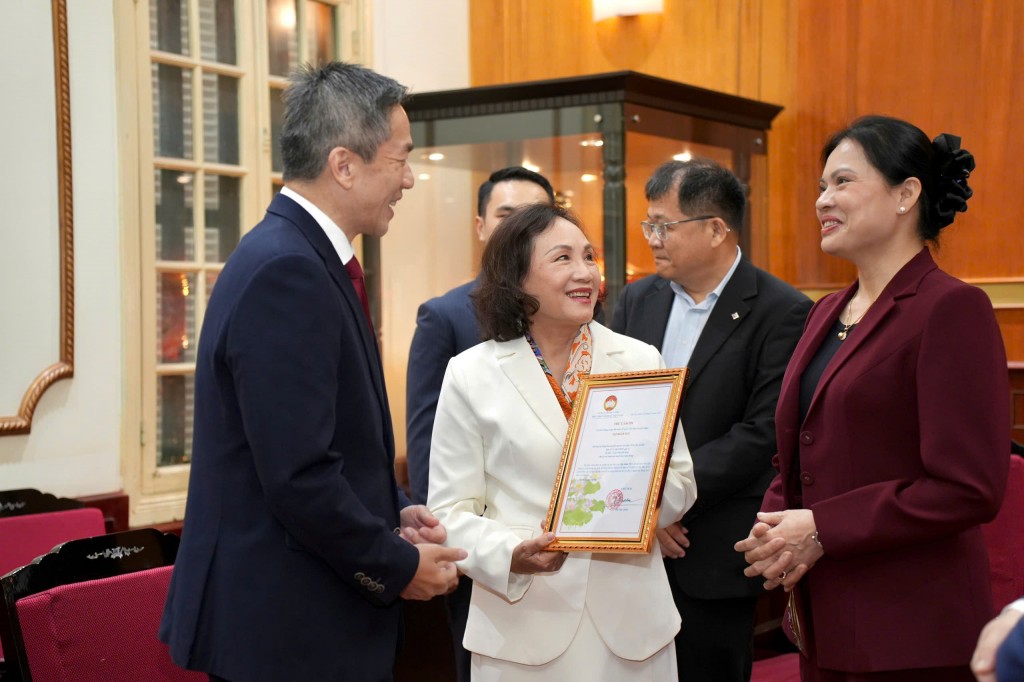 Tập đoàn TCC và SABECO trao hỗ trợ 3,622 tỷ đồng cùng người dân vượt qua thiên tai