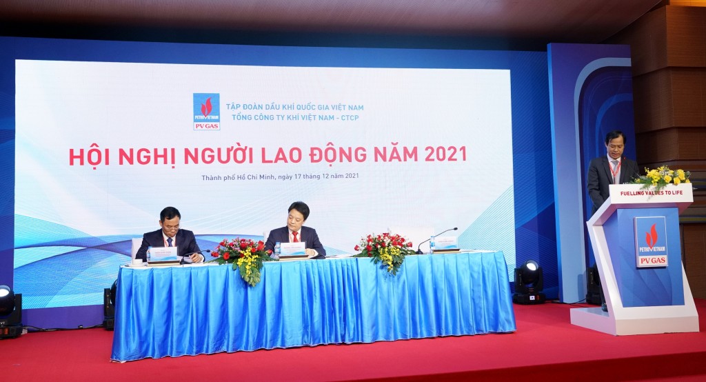 Chủ tịch Công đoàn PV GAS Trần Xuân Thành báo cáo tình hình thực hiện Thỏa ước lao động tập thể, Tổng kết thi đua khen thưởng và triển khai Văn hóa doanh nghiệp năm 2021