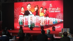 Người tiêu dùng nô nức chọn bia Saigon để vơi nỗi nhớ quê hương