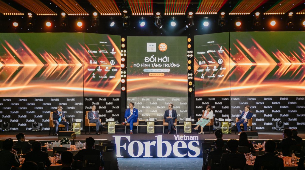 Diễn đàn Kinh doanh thường niên của Forbes Việt Nam năm 2023 có chủ đề “Đổi mới mô hình tăng trưởng”