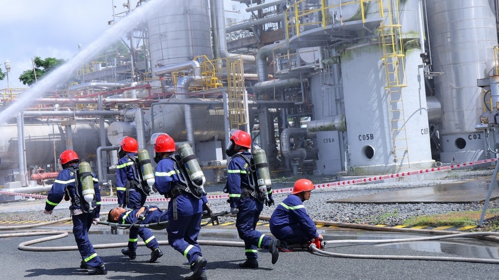 Phối hợp tổ chức các chương trình bảo đảm an ninh - an toàn công trình khí và cộng đồng dân cư