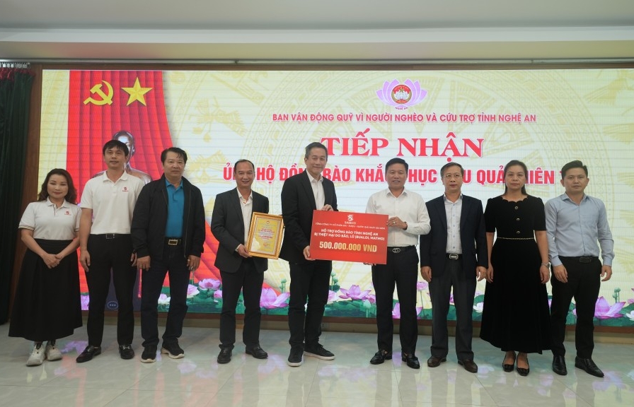 SABECO góp 1 tỷ đồng hỗ trợ người dân Nghệ An, Hà Tĩnh khắc phục thiệt hại sau bão lũ