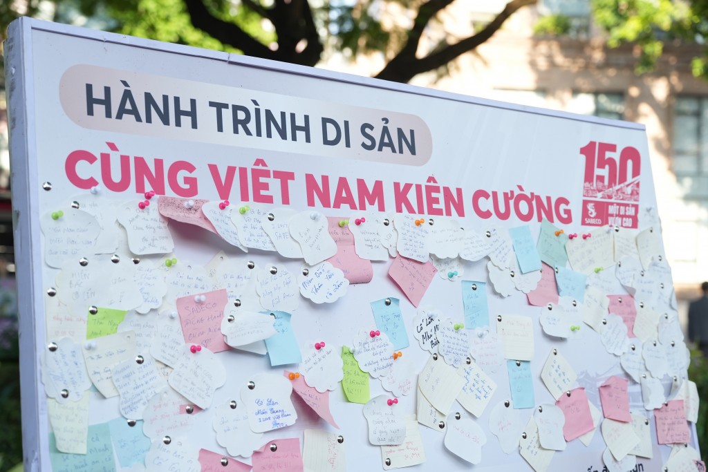 Nhiều lời chúc và lời động viên được người dân cả nước và Hà Nội cùng gửi gắm đến cộng đồng khu vực chịu hưởng bởi bão lũ