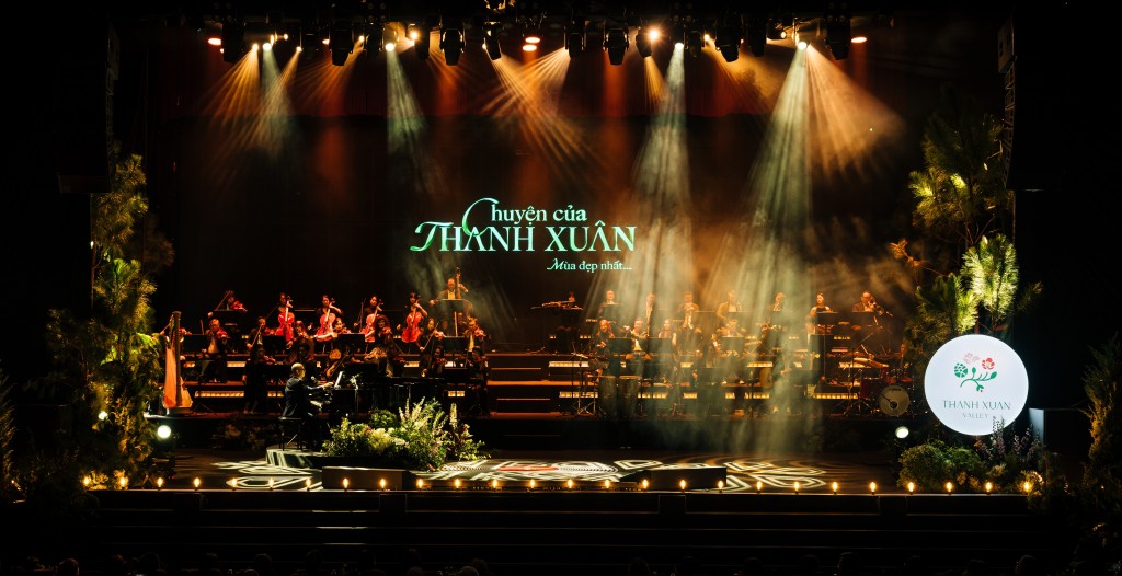 Ngày 02/11, tại Cung Văn hóa Hữu nghị Việt Xô (Hà Nội), BIM Land tổ chức thành công sự kiện “Chuyện của Thanh Xuân Vol.2 – Mùa Đẹp Nhất”. Những màn trình diễn thăng hoa của dàn nhạc Musique de Salon, nhạc sĩ Đức Trí và các nghệ sĩ hàng đầu Việt Nam tạo nên trải nghiệm nghệ thuật đẳng cấp dành riêng cho cộng đồng ưu tú Thanh Xuan Valley Ngày 02/11, tại Cung Văn hóa Hữu nghị Việt Xô (Hà Nội), BIM Land tổ chức thành công sự kiện “Chuyện của Thanh Xuân Vol.2 – Mùa Đẹp Nhất”. Những màn trình diễn thăng hoa của dàn nhạc Musique de Salon, nhạc sĩ Đức Trí và các nghệ sĩ hàng đầu Việt Nam tạo nên trải nghiệm nghệ thuật đẳng cấp dành riêng cho cộng đồng ưu tú Thanh Xuan Valley