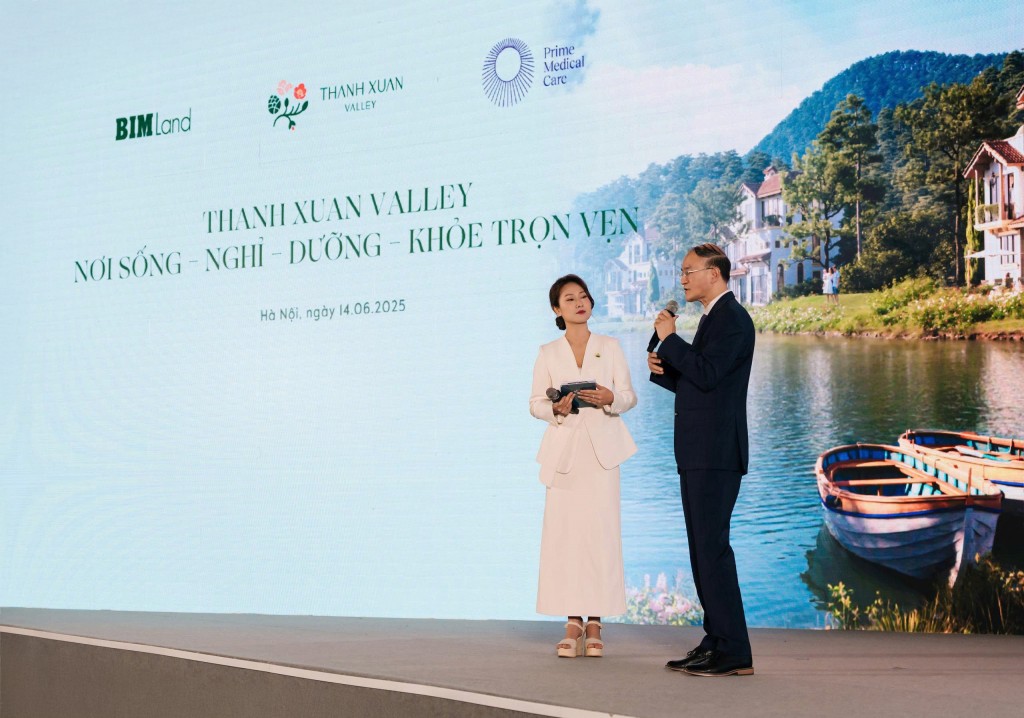 PGS.TS Phạm Nguyên Sơn - Giám đốc Prime Medical Care chia sẻ những ấn tượng về giá trị chăm sóc sức khỏe giữa thiên nhiên tại Thanh Xuan Valley. Ảnh: BIM Land PGS.TS Phạm Nguyên Sơn - Giám đốc Prime Medical Care chia sẻ những ấn tượng về giá trị chăm sóc sức khỏe giữa thiên nhiên tại Thanh Xuan Valley. Ảnh: BIM Land