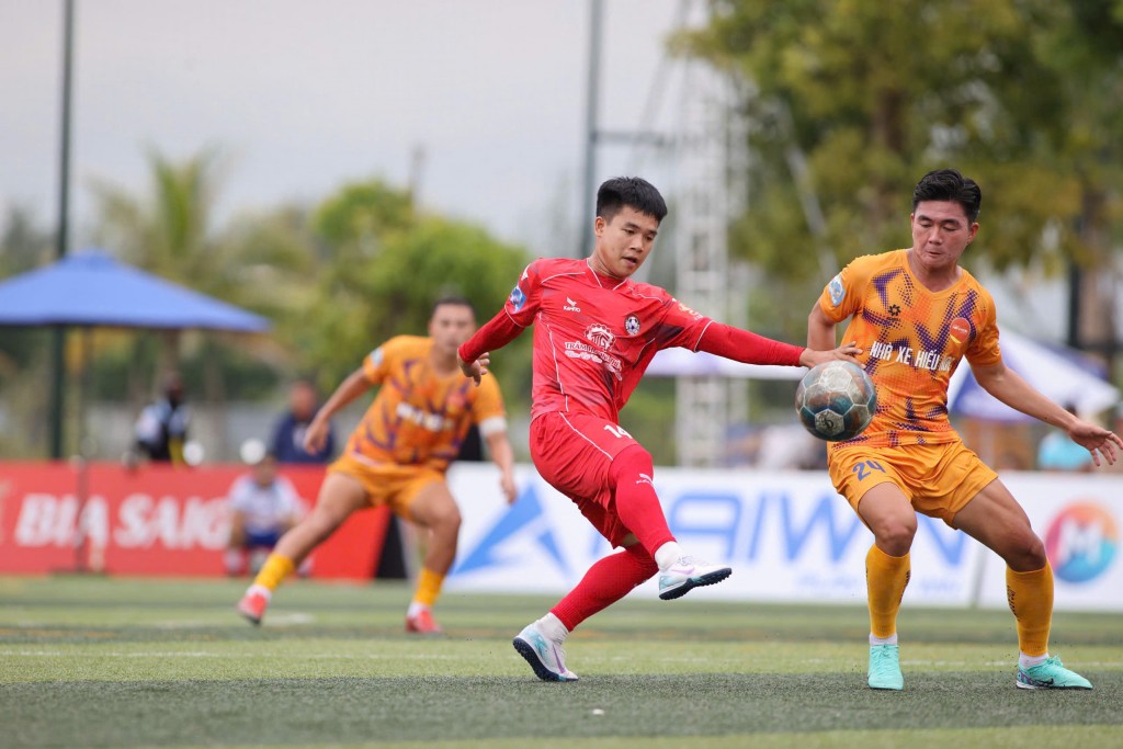 Hiếu Hoa - Quahaco nâng cúp vàng khu vực Trung Trung Bộ Hiếu Hoa - Quahaco nâng cúp vàng khu vực Trung Trung Bộ