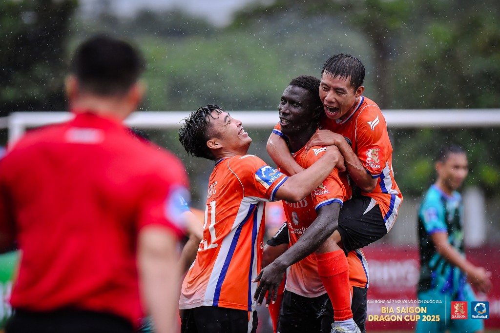 SHB giành vé sớm, cục diện “bảng tử thần” khó lường