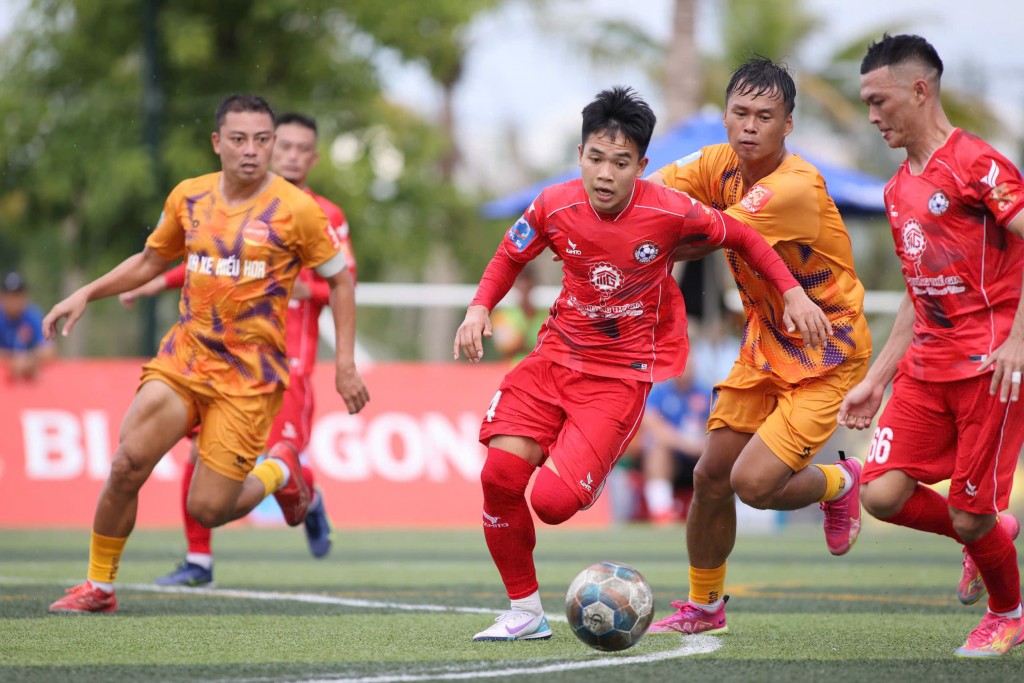 Các đội thi đấu dũng mãnh Các đội thi đấu dũng mãnh