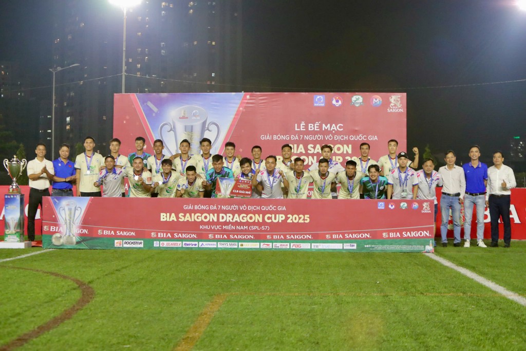 - Đội á quân: MyMy FC - Đội á quân: MyMy FC