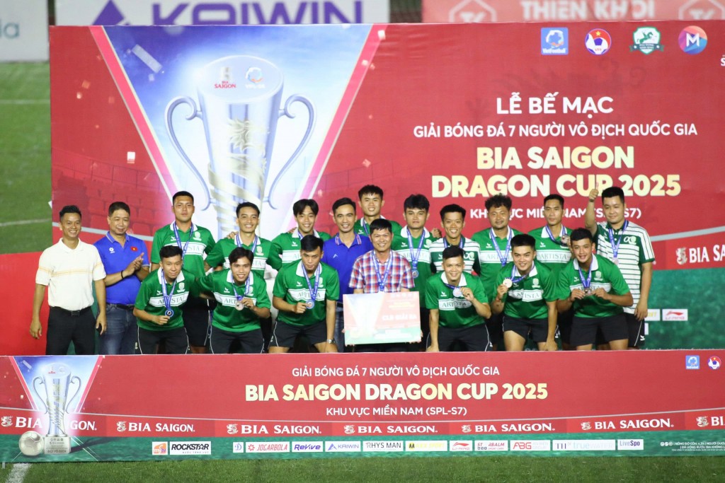 36 Hoàng Nông Thảo Vy đăng quang thuyết phục tại khu vực miền Nam