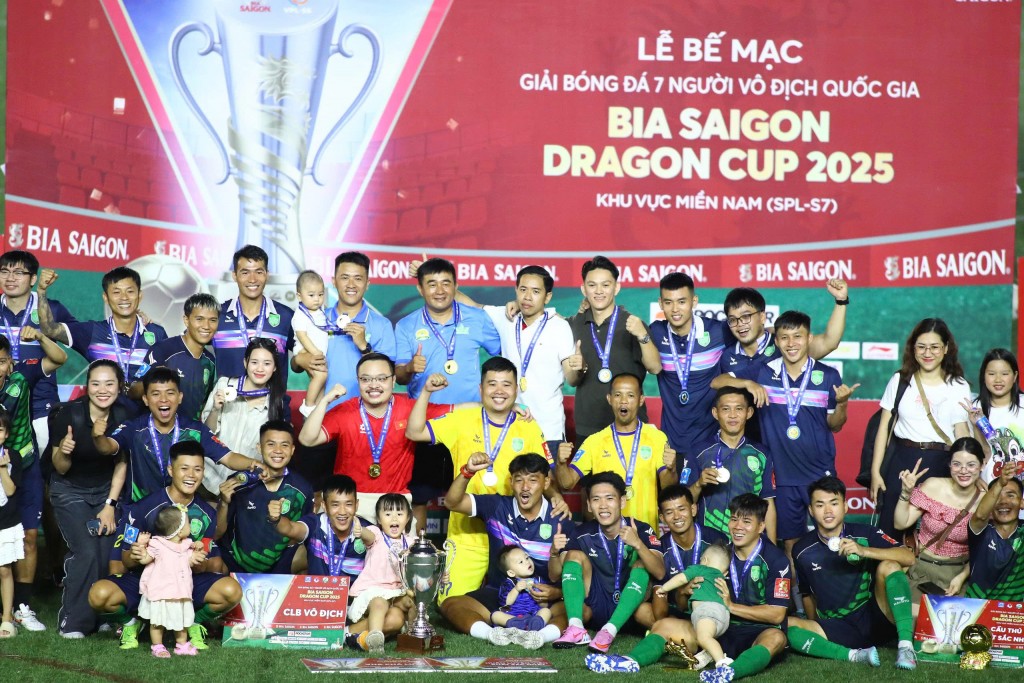 chức vô địch SPL-S7 với thành tích bất bại chức vô địch SPL-S7 với thành tích bất bại