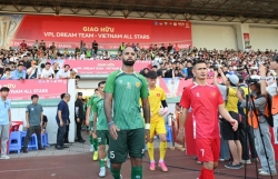 nhung chang trai san 7 cam hoa an tuong truoc cac ngoi sao bong da viet