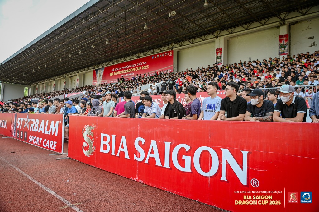 Thiên Khôi FC lần đầu tiên bước lên ngôi vô địch Giải bóng đá 7 người VĐQG Bia Saigon Dragon Cup 2025