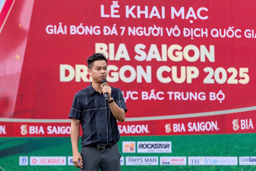 ông Phạm Ngọc Tuấn - Tổng giám đốc Công ty Cổ phần Bóng đá Việt (VietFootball), Trưởng BTC ông Phạm Ngọc Tuấn - Tổng giám đốc Công ty Cổ phần Bóng đá Việt (VietFootball), Trưởng BTC