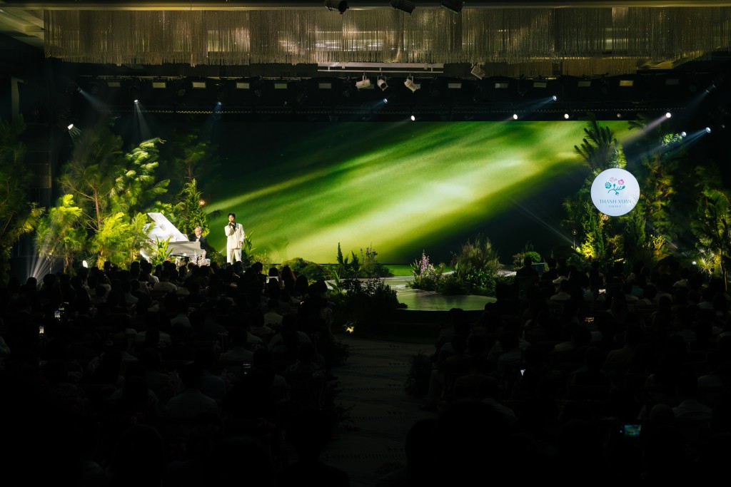 Không gian nghệ thuật “Chuyện của Thanh Xuân” tái hiện hệ thực vật nguyên bản của thung lũng, dẫn lối cảm xúc cho những câu chuyện chưa kể. Không gian nghệ thuật “Chuyện của Thanh Xuân” tái hiện hệ thực vật nguyên bản của thung lũng, dẫn lối cảm xúc cho những câu chuyện chưa kể.