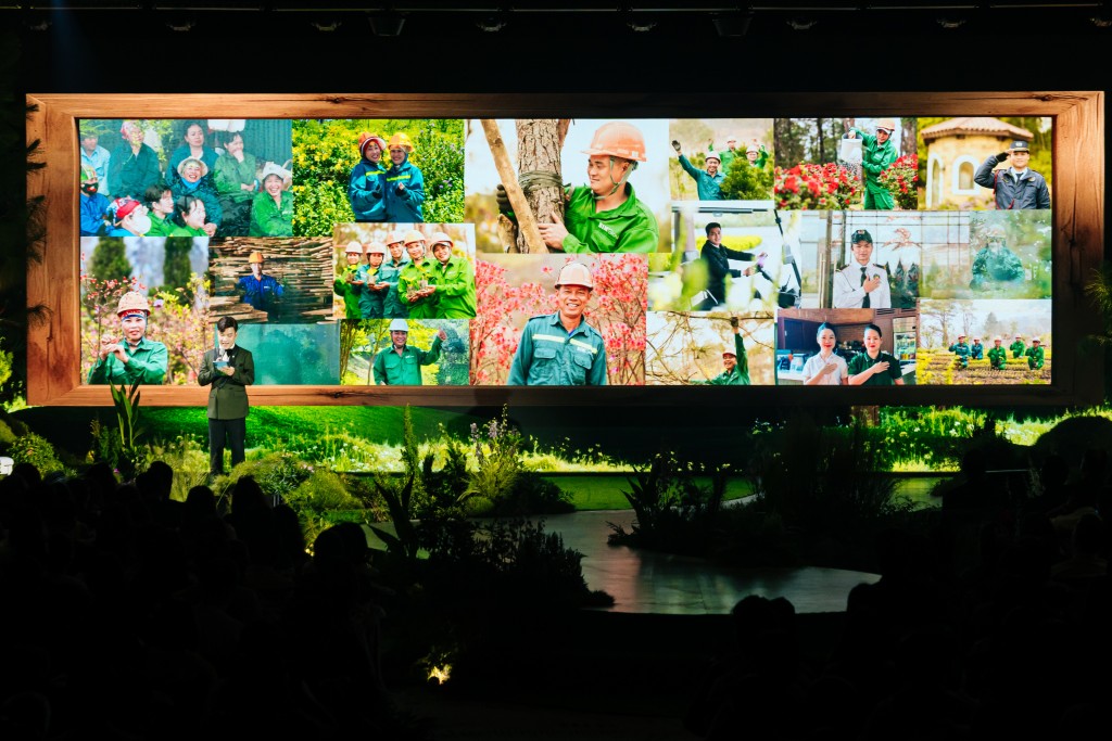 Câu chuyện từ những “Đại sứ Thanh Xuân” khiến khán giả lắng lại, xúc động và cảm thấy thêm gắn bó, thân thuộc với vùng đất này. Câu chuyện từ những “Đại sứ Thanh Xuân” khiến khán giả lắng lại, xúc động và cảm thấy thêm gắn bó, thân thuộc với vùng đất này.