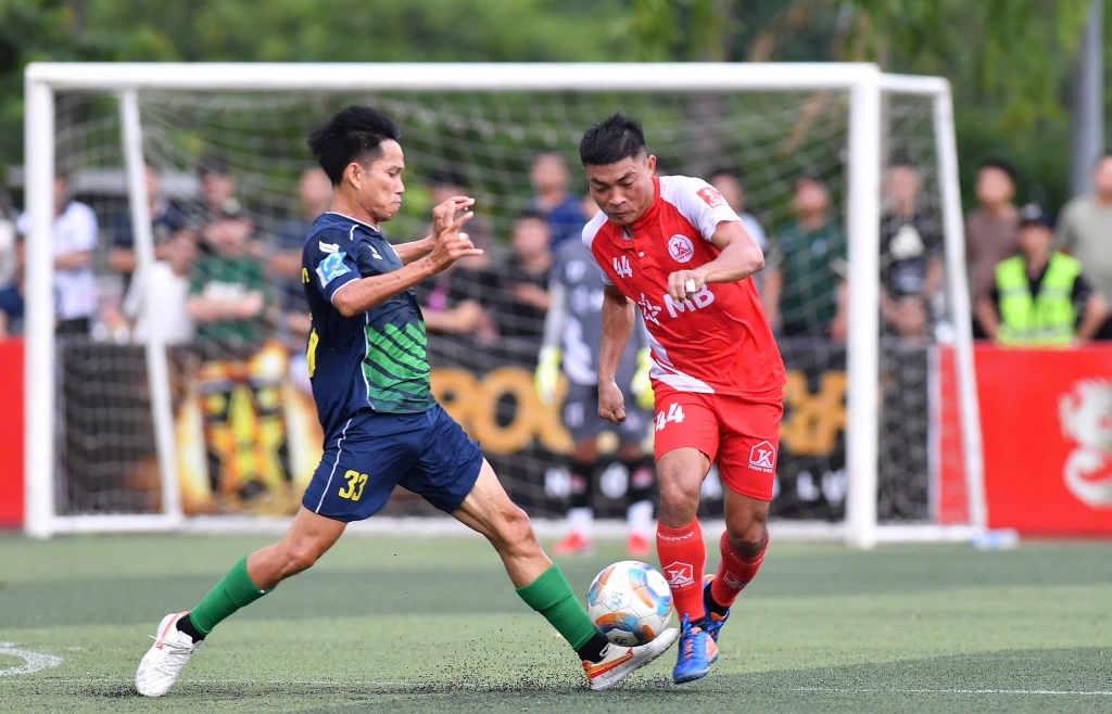 Tứ kết đầy bất ngờ, Thiên Khôi FC giành chiến thắng rực rỡ