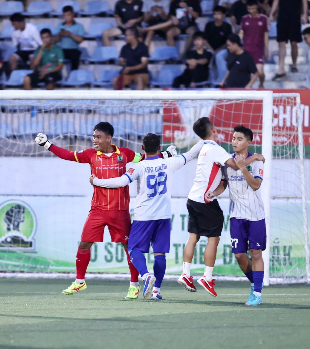 XSKT Đắk Lắk ghi tên mình vào Bán kết sau loạt pen nghẹt thở với Hiếu Hoa Quahaco XSKT Đắk Lắk ghi tên mình vào Bán kết sau loạt pen nghẹt thở với Hiếu Hoa Quahaco