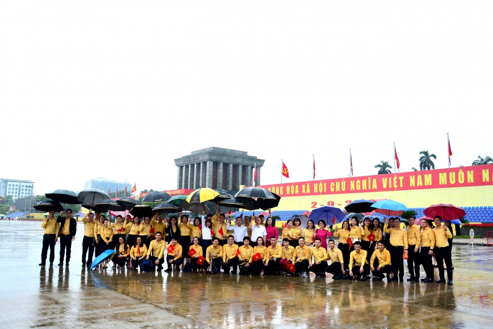 Người Bắc Á viếng Lăng, báo công dâng Bác nhân kỷ niệm 80 năm Quốc khánh 2/9