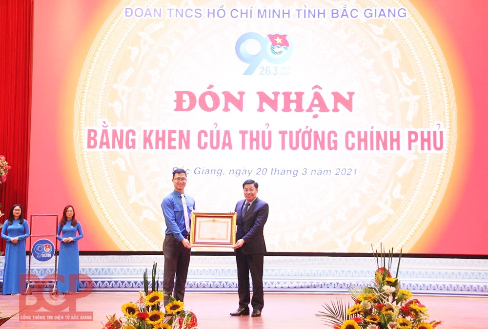 Tỉnh đoàn Bắc Giang vinh dự đón nhận Bằng khen của Thủ tướng Chính phủ