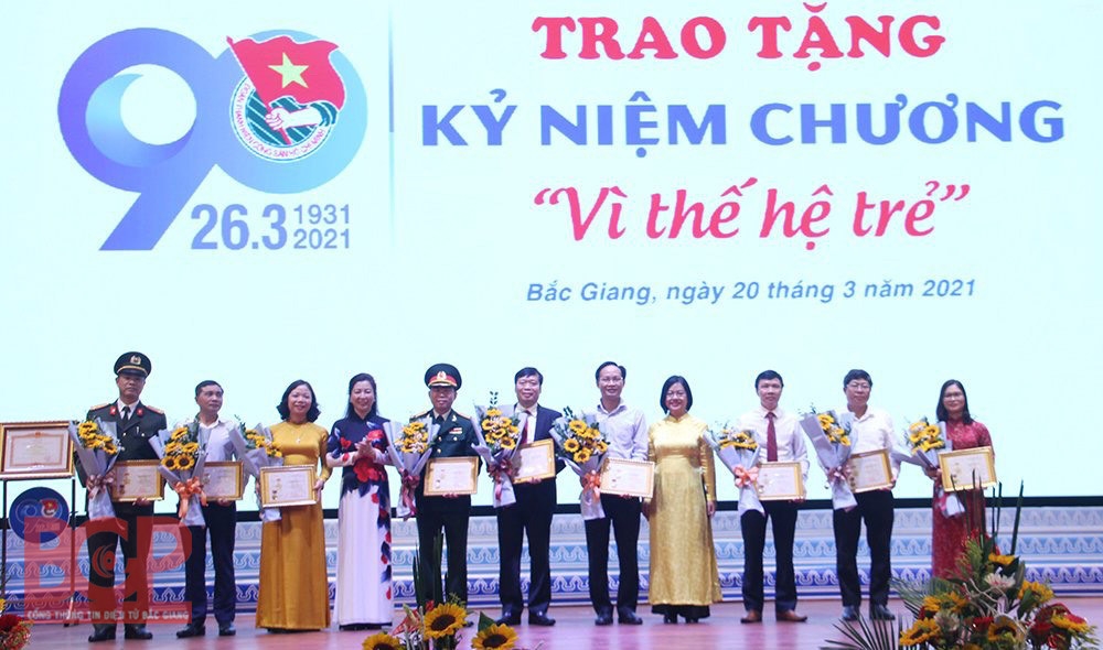 Tỉnh đoàn Bắc Giang vinh dự đón nhận Bằng khen của Thủ tướng Chính phủ