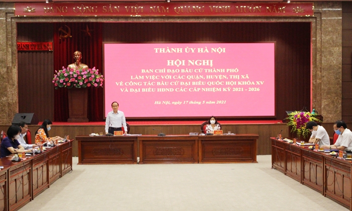 Chủ tịch HĐND thành phố Nguyễn Ngọc Tuấn phát biểu tại hội nghị