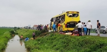 bon oto tong lien hoan tren cao toc cau gie ninh binh