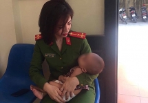 Cảnh sát kịp thời ngăn người đàn ông bế con 7 tháng tuổi tự tử