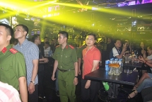 Kiểm tra đột xuất các quán karaoke, vũ trường tại quận Ba Đình