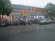 Hà Nội: Chém xối xả bảo vệ cửa hàng Điện Máy Xanh vì mâu thuẫn